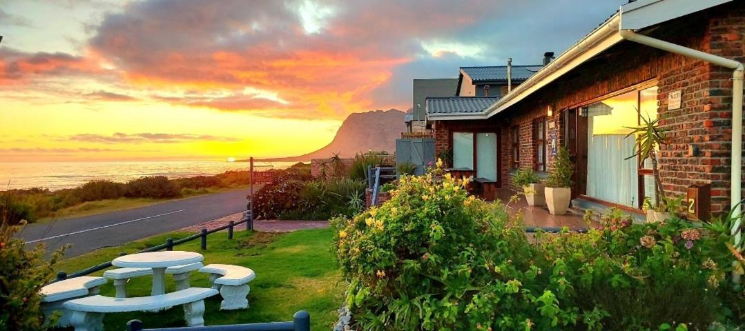 La Mer Seafront Selfcatering Accommodation Kleinmond Extérieur photo